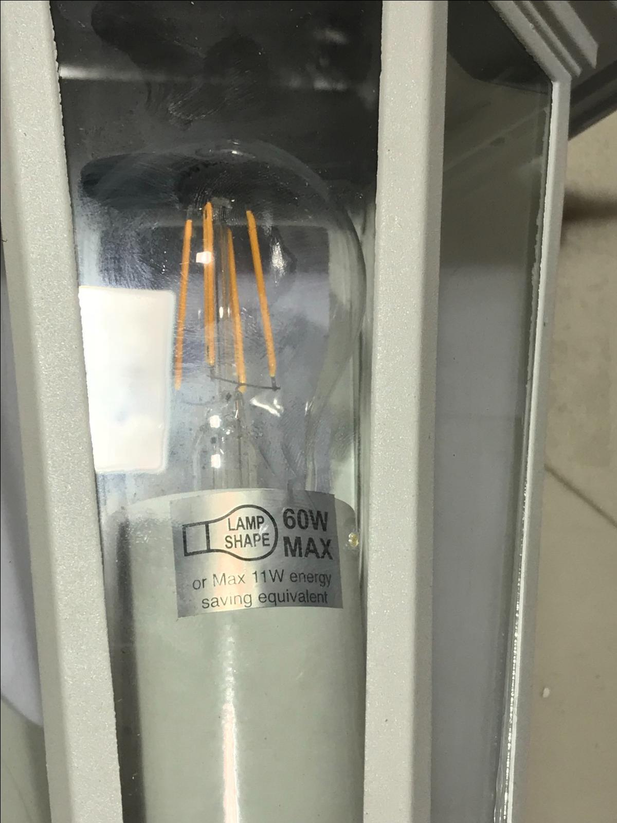 EX DISPLAY Forum Lighting ZN-20954-WHT White Wall Lantern IP44 60W E27