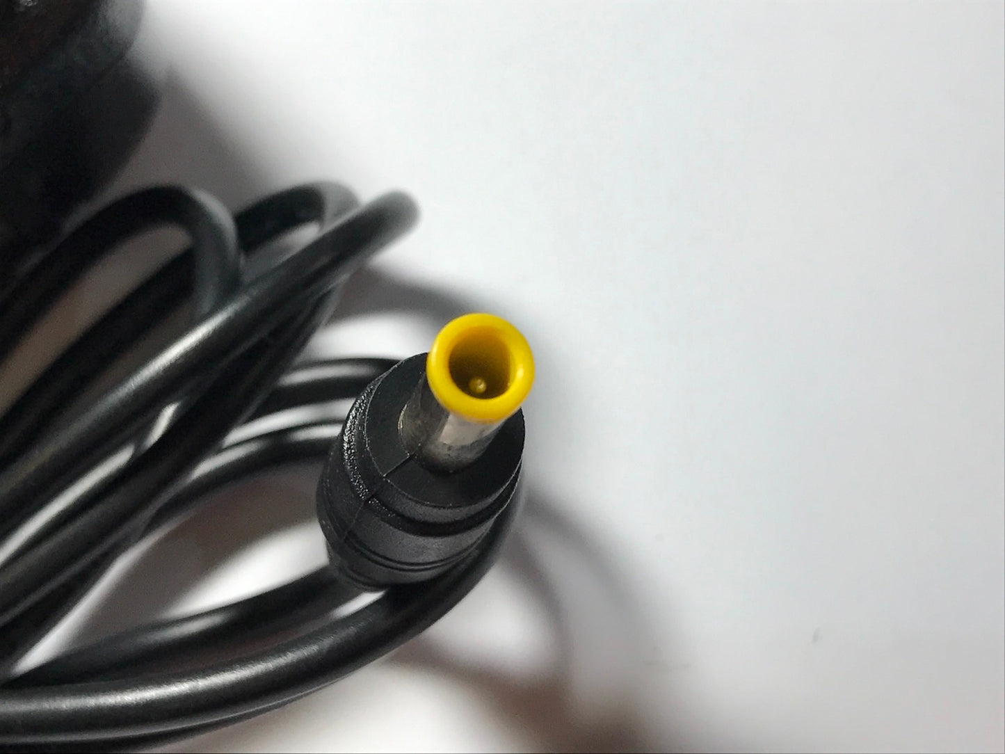 AUS Toshiba EADP-18SB 12V 1.5A Portable DVD AC-DC Adapter Power Supply Charger