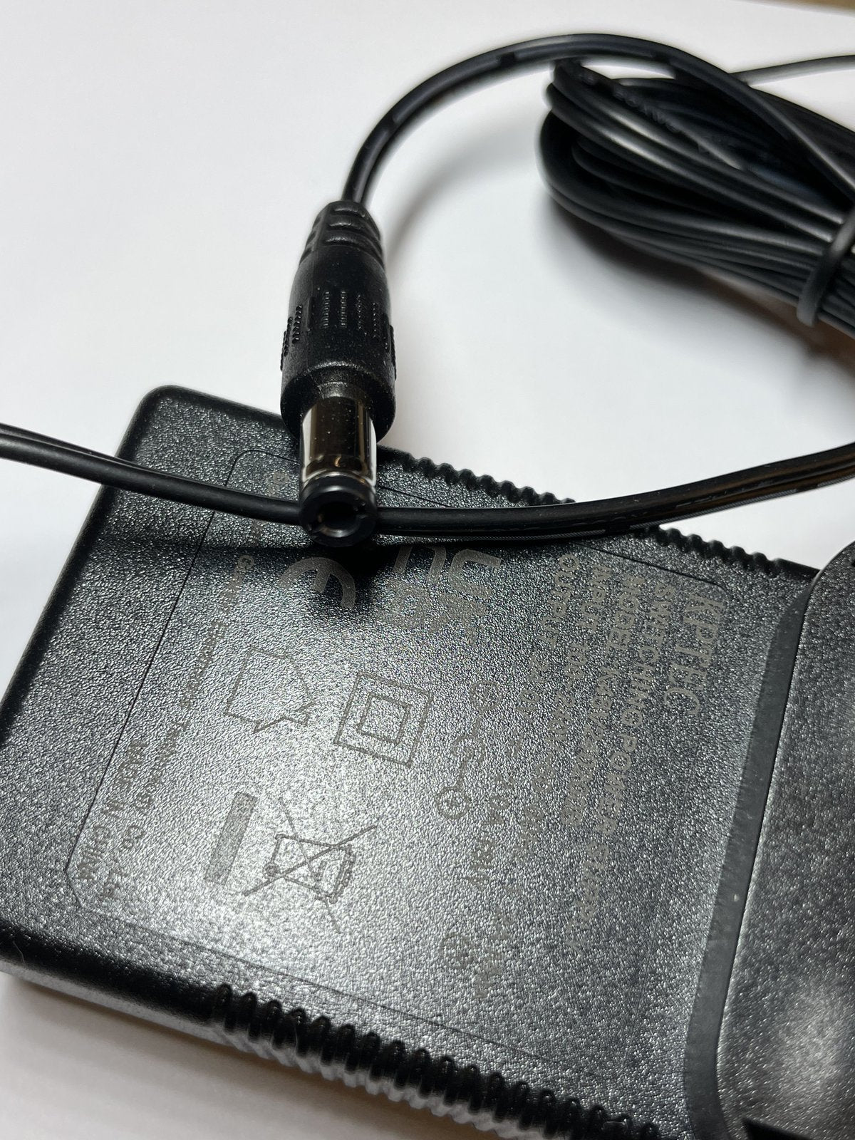 24V 2A 48W AC-DC Adaptor Switching Power Supply K48V240200B UK Wallmounted Plug