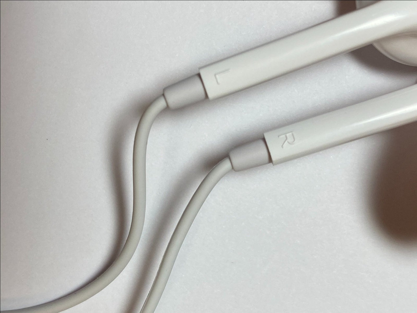 White In-Ear Headphone Earphones Headset Handsfree for Oppo A53 A15 I905 MH156