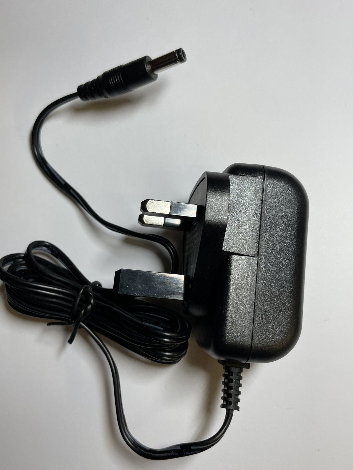 UK 5.5V 1.4A AC-DC Adaptor Power Supply Charger 4.75mm x 1.75mm Connector Size