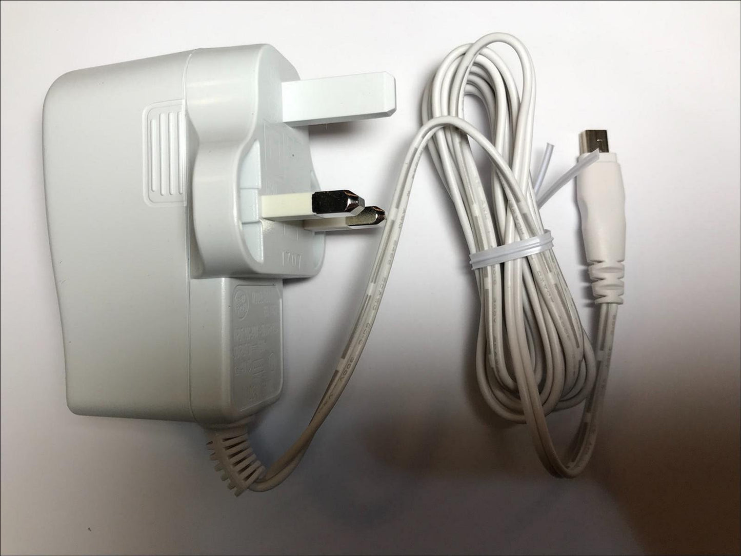 5V Mains Switching Adaptor 4 Philips SA4VBE08KF/37 GoGEAR Vibe 8GB MP3 Player