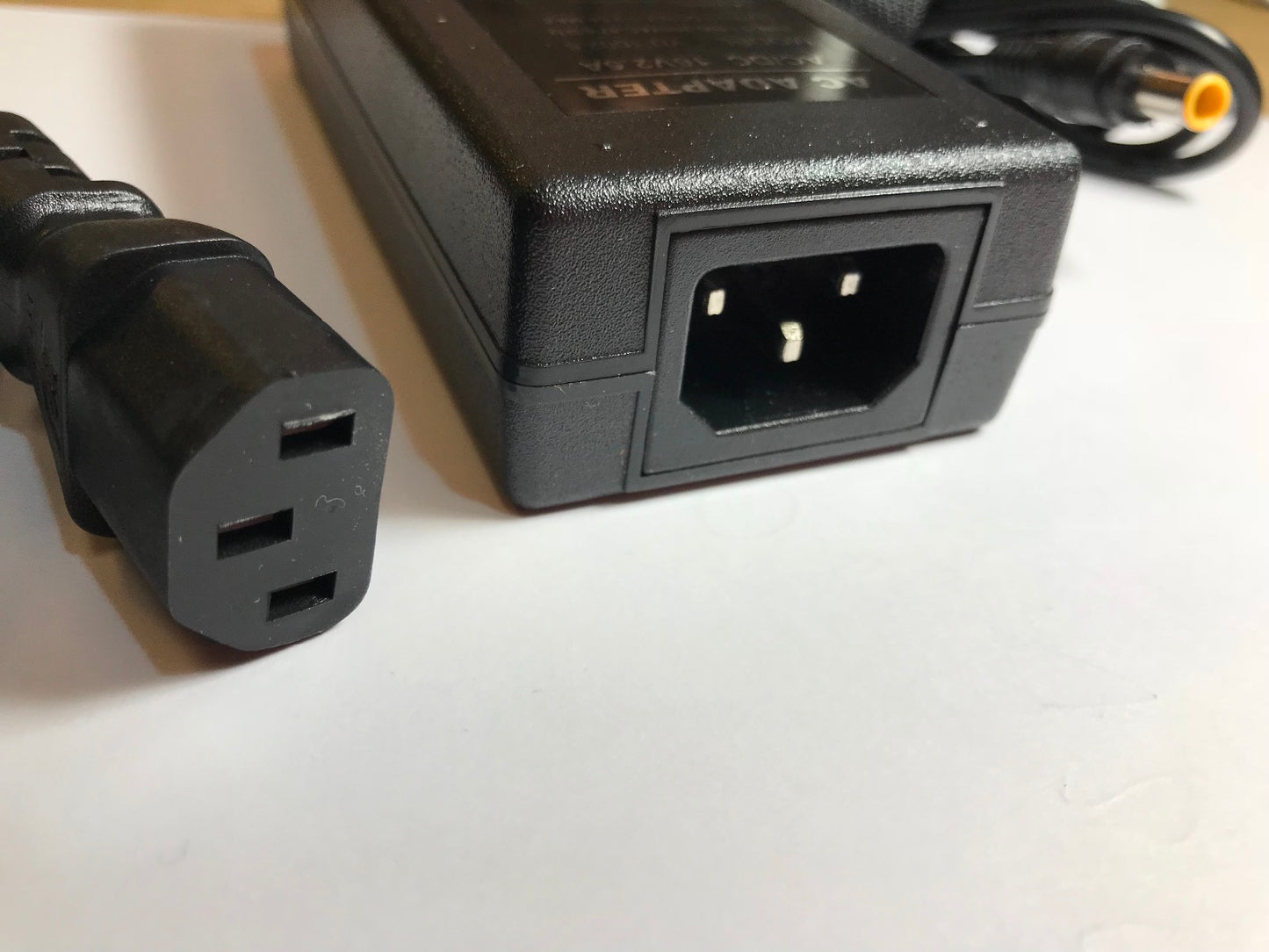 16V 1A 1.5A 2A 2.5A AC-DC Switching Desktop Adaptor Power Supply 6.0mm x 4.3mm