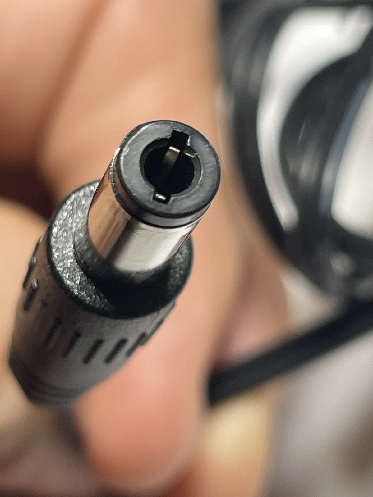 10V - 35V NIMH / NICD Battery Charger for battery packs made up of 10–30 cells