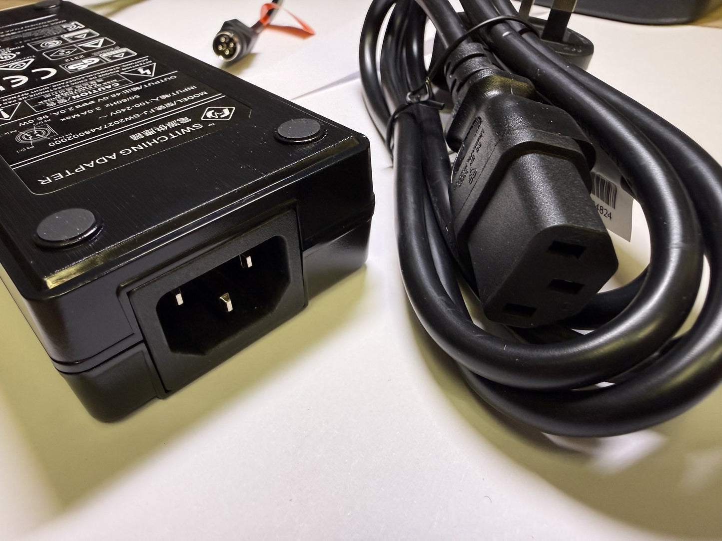 48.0V 2.0A 96.0W 48V 2A Switching Adapter FJ-SW2027A48002000 4 Pin Din + UK Plug