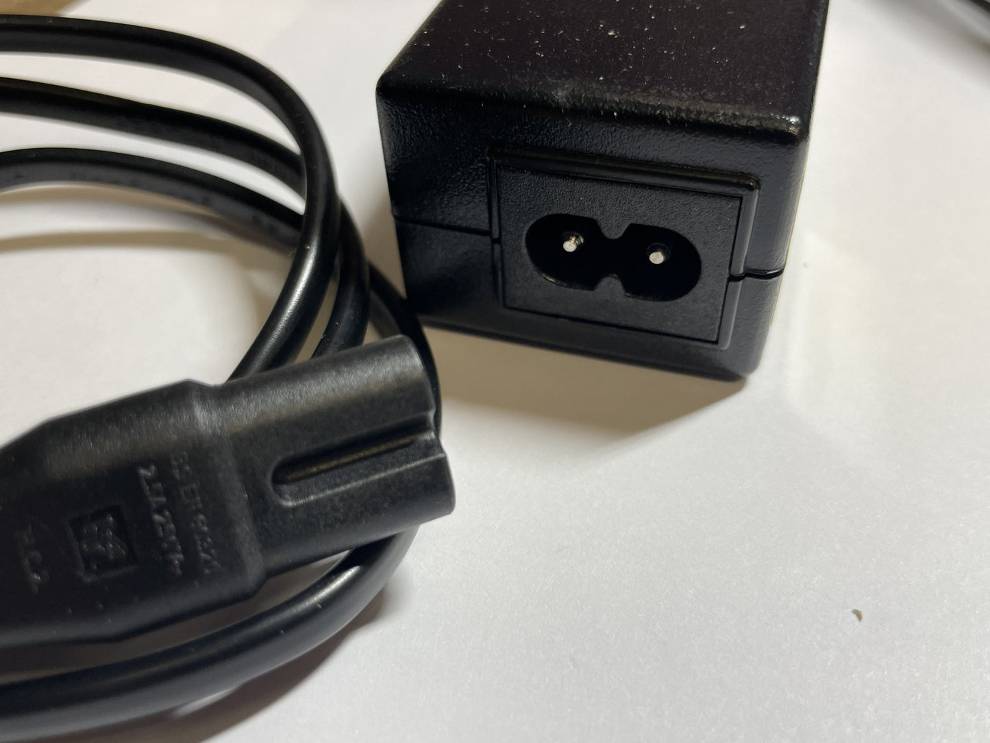 24DC 1.0A 24V 1A Power Supply for YJS05-2401000D iWantit iW500 Ipod Dock Player