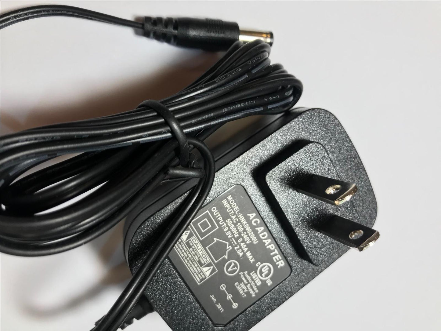 USA 2 Pin 9.0V 2.0A 9V 2A AC-DC Switching Adaptor Power Supply model HNC090200U