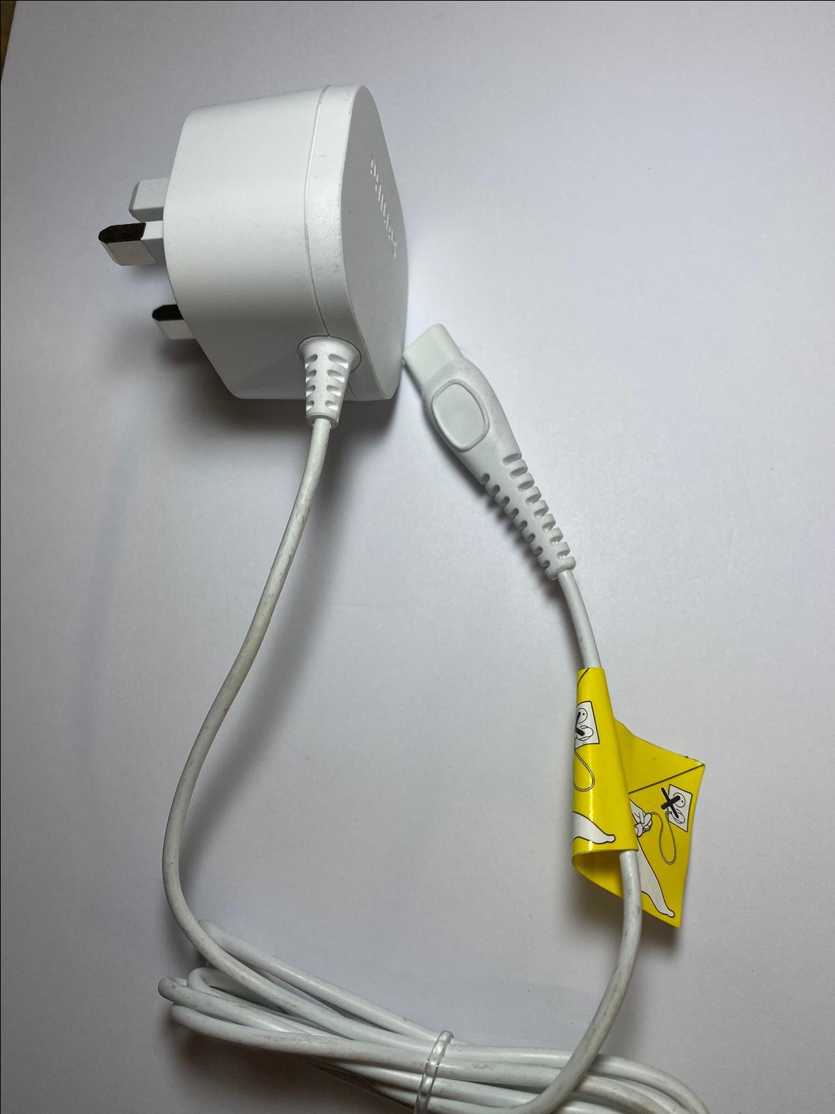 White Philips Power Plug UK Type HQ8505/D AC/DC Adapter 15V 5.4W
