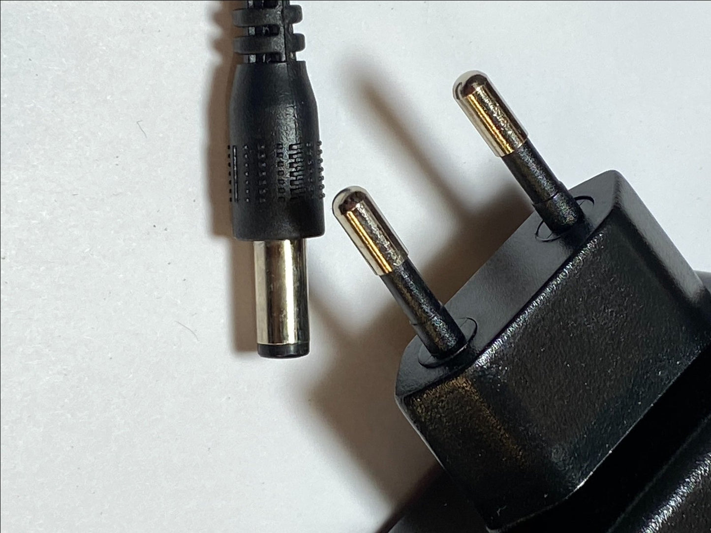 EU 12V 2000mA model SAW24-120-2000 AC-DC Adaptor 5.5mm x 2.5mm T5362YY