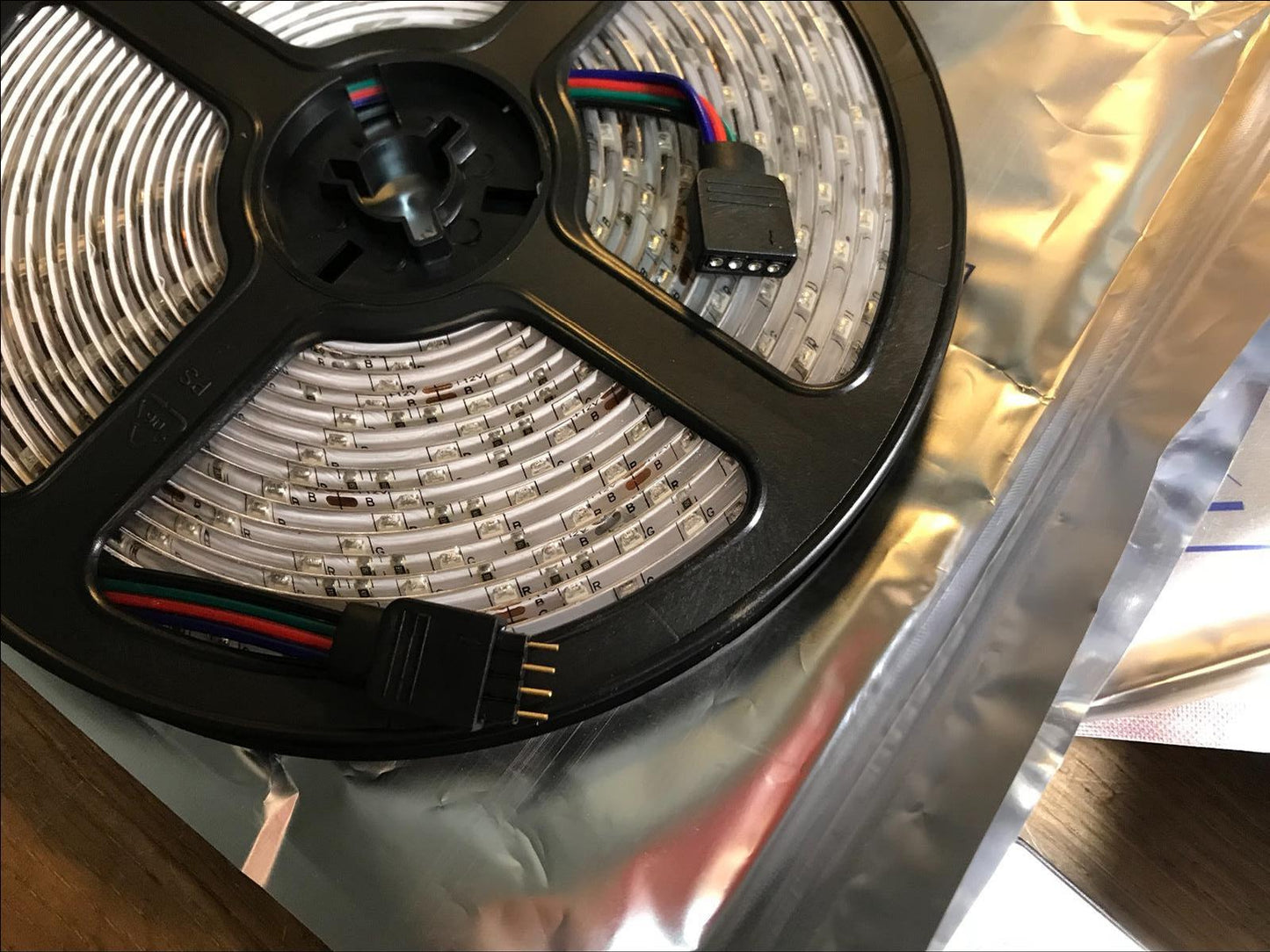 8 x 5M = 40M Colour Change RGB LED Strip Set with Music Controller + Power
