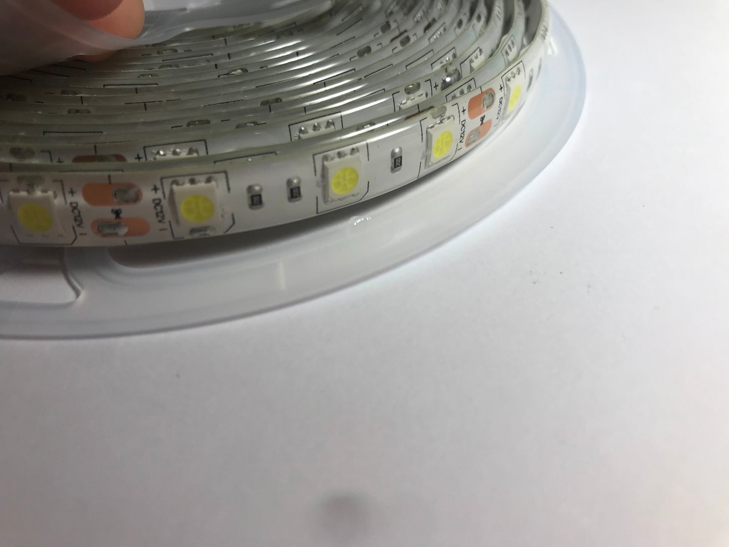 5M Cool White 5050 60P/M 12V 5.5MM X 2.1MM CONNECTOR LED STRIP SELF ADHESIVE