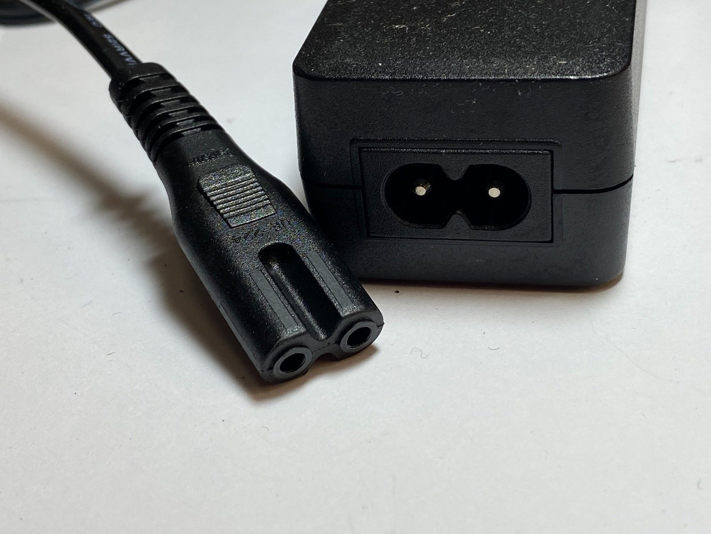 15V 2.66A Yamaha ITE Power Supply AC Adaptor 6.0mm x 4.3mm with centre pin