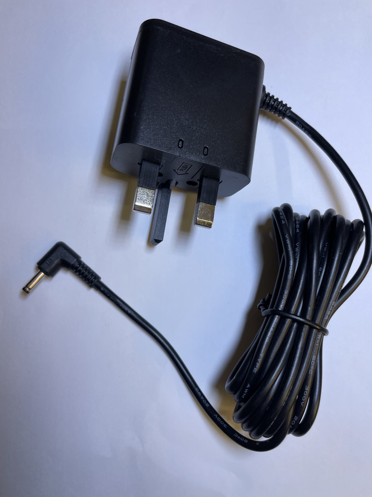 5V 2A AC-DC Switch Mode Adapter Power Supply 3.5mm x 1.3mm 90 Degree Corner L Plug
