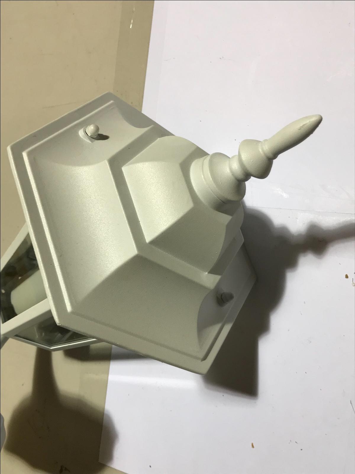 EX DISPLAY Forum Lighting ZN-20954-WHT White Wall Lantern IP44 60W E27