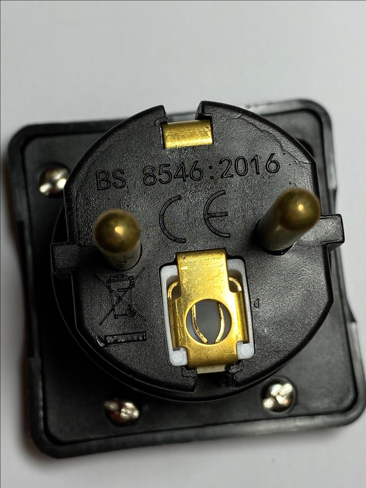 UK 3 Pin Plug to EU European 2 Pin Travel Convertor Adaptor