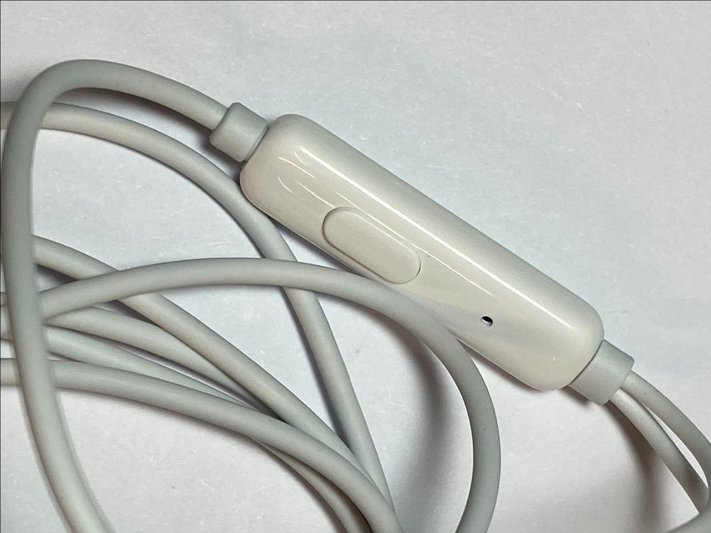 White In-Ear Headphone Earphones Headset Handsfree for Oppo A53 A15 I905 MH156