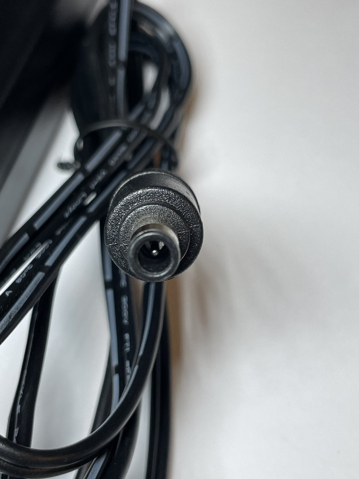 NETZTEIL AC ADAPTER AD8260-7LF 12V 3.33A POWER SUPPLY + UK PLUG LEAD