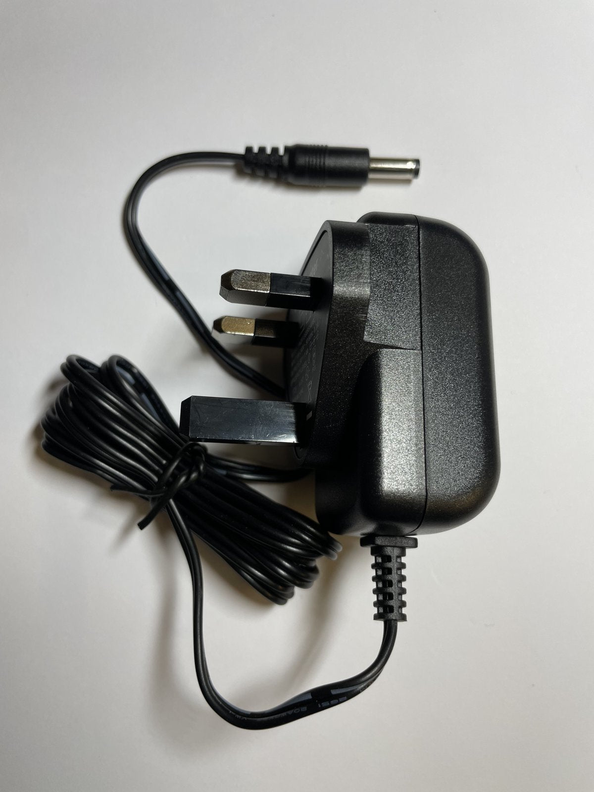 UK 5.5V 1.4A AC-DC Adaptor Power Supply Charger 4.75mm x 1.75mm Connector Size