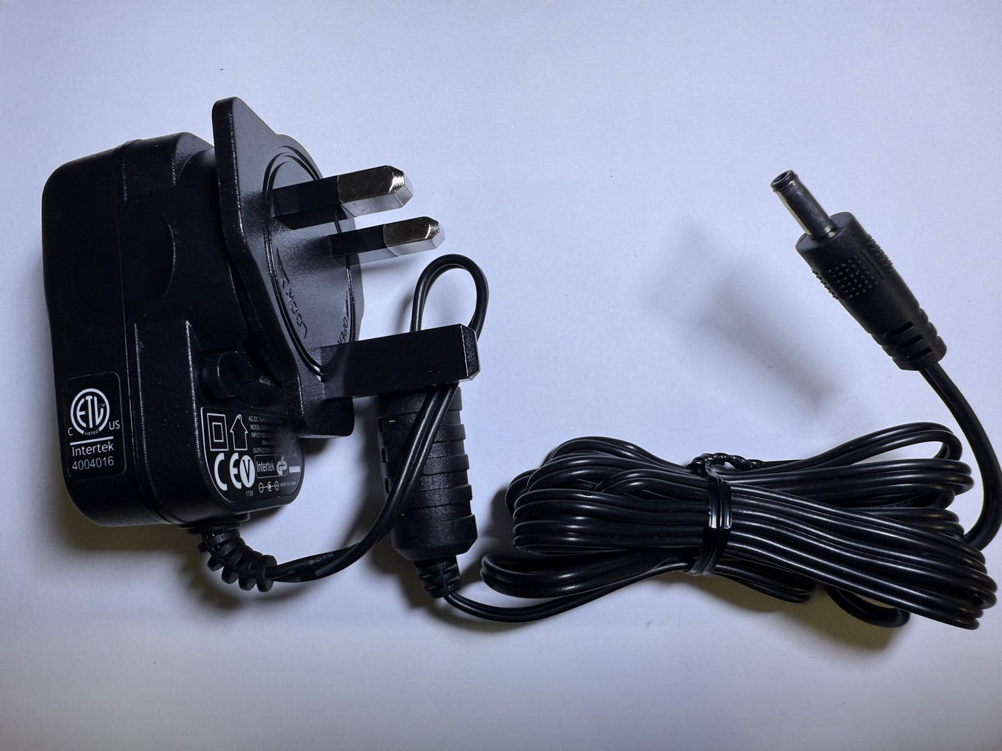 5V 1A AC-DC Adaptor Power Supply Wallmounted 3 Pin UK Plug 3.5mm Barrell