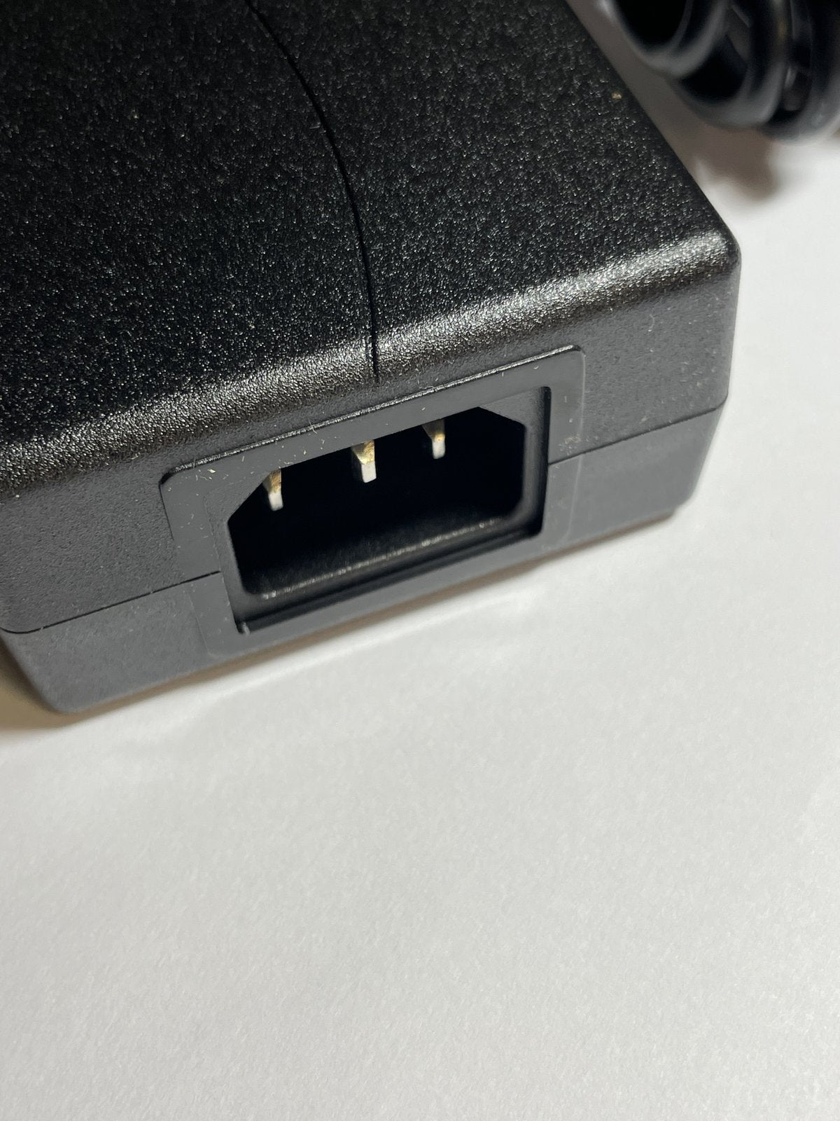 Replacement ACbel AC Adapter Model AD8046 12V 3.33A