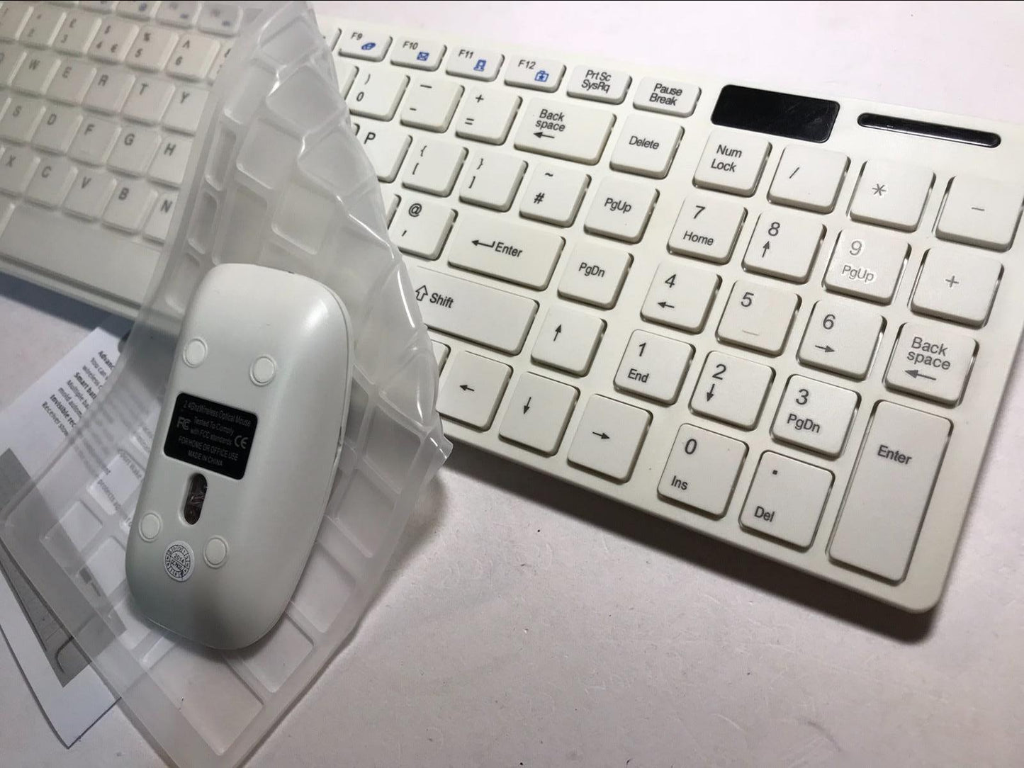 White Wireless Keyboard with Number Pad and Mouse for HP All-in-One 24-f0025ng