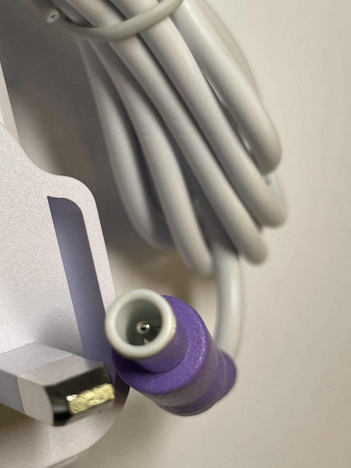 Replacement AC-DC Adaptor Charger for Bissell 3001401OH 1621576 UK Plug