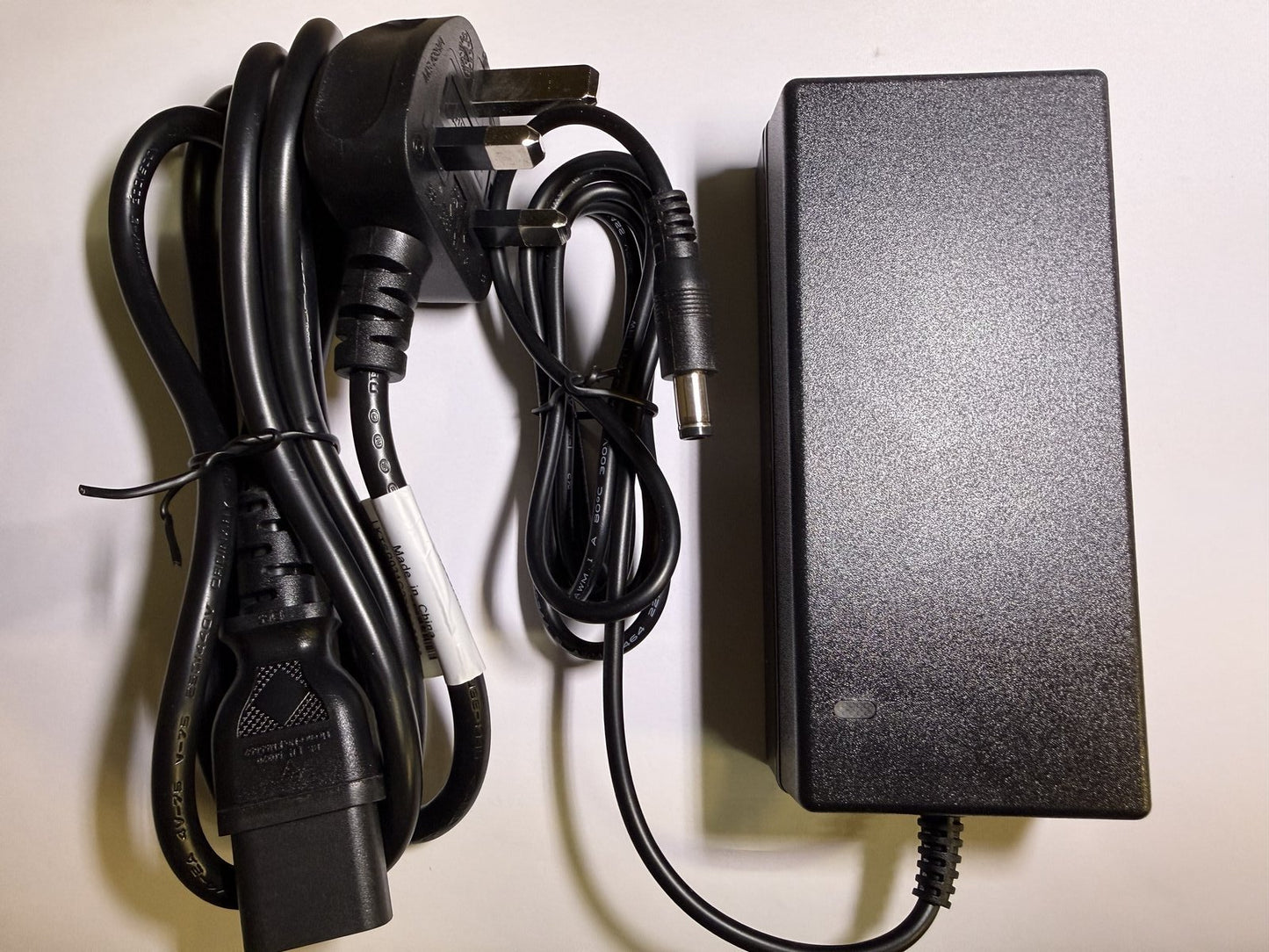 Replacement for 30V 2.0A 60W AC Adapter PS1065-300T2B200 OPI Products + UK Lead