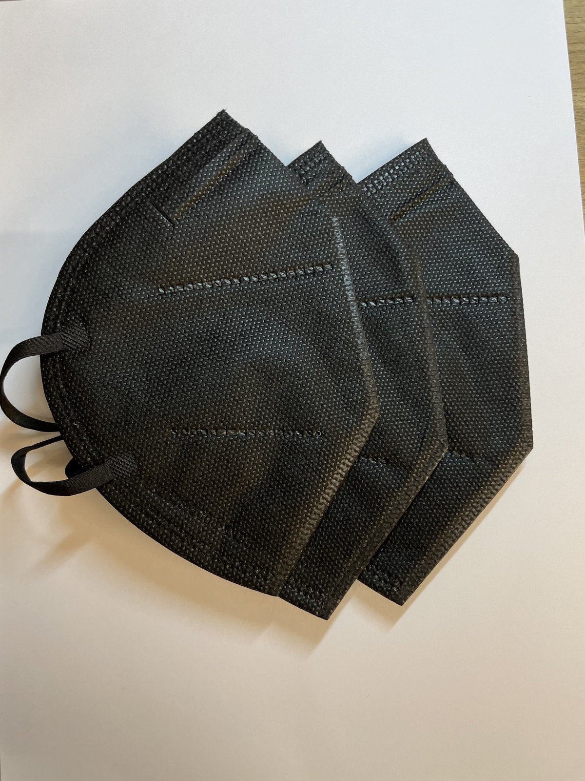 10 PACKS OF 3 FACE COVERINGS WITH ADJUSTABLE EARLOOP STRAP AND NOSE STRIP