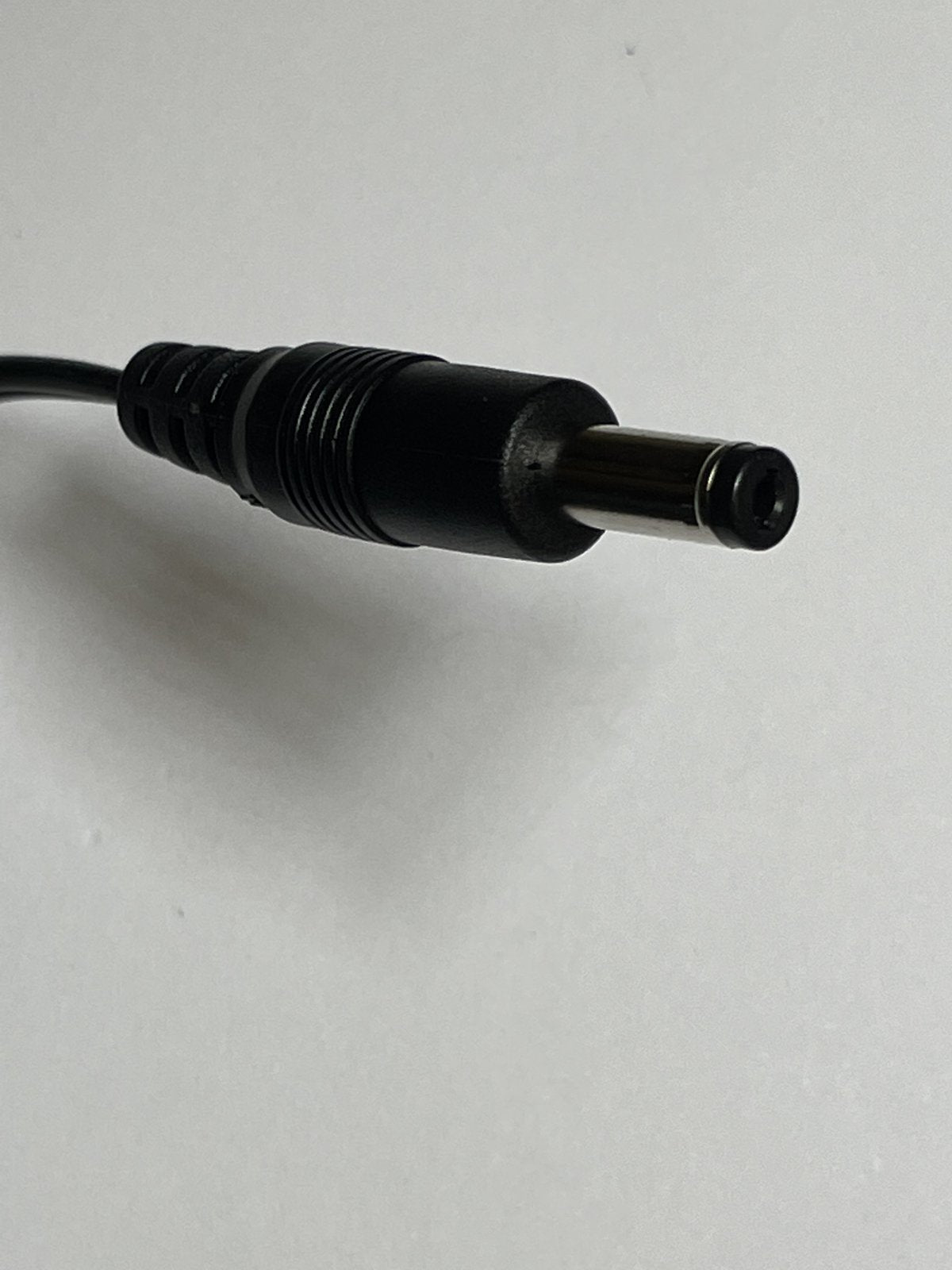 UK 5.5V 1.4A AC-DC Adaptor Power Supply Charger 4.75mm x 1.75mm Connector Size