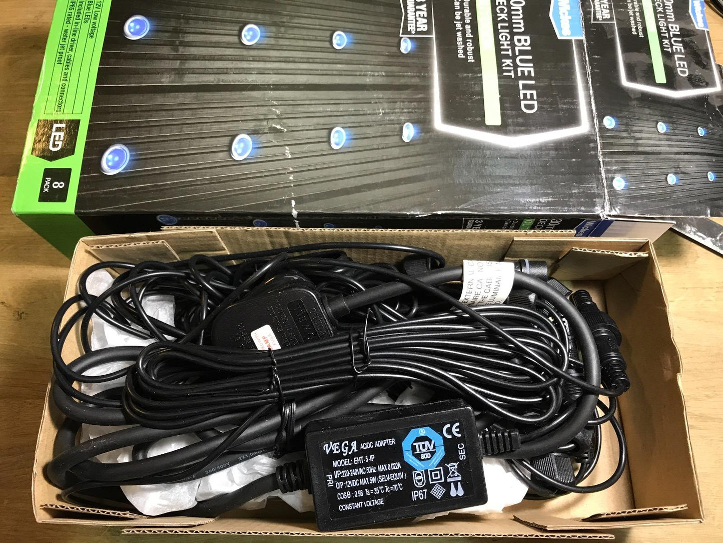 WICKES 8 X 30mm BLUE 12V LED OUTDOOR IP65 DECK DECKING LIGHT KIT 10.5M RUN