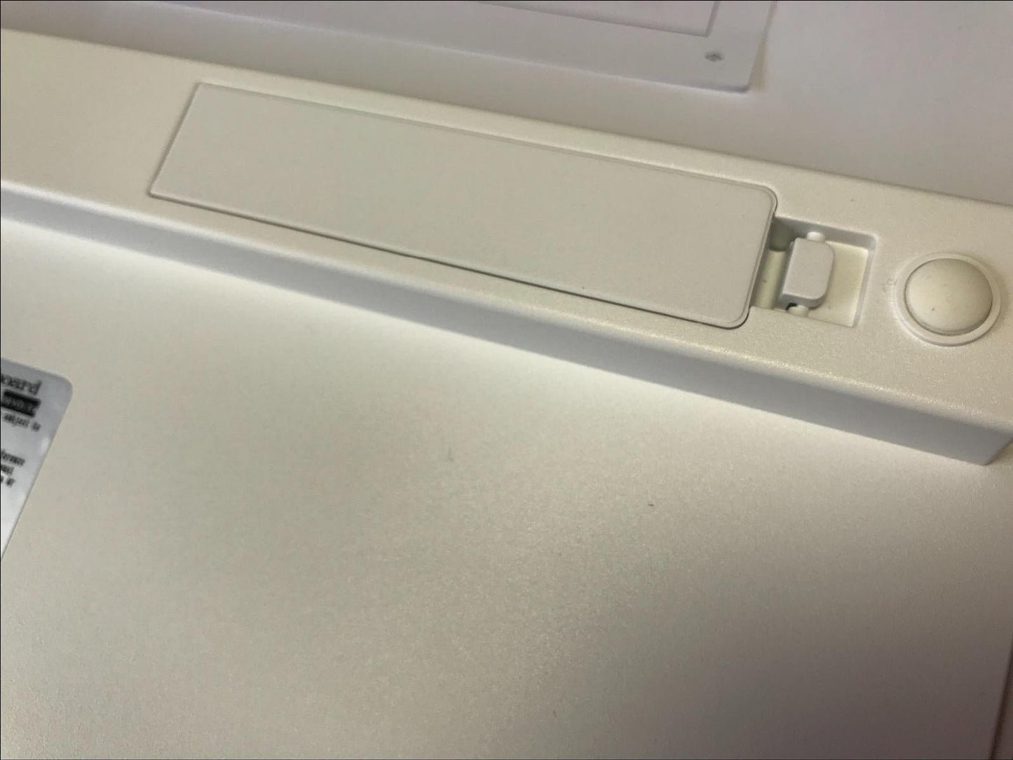 White/Silver Wireless Bluetooth Keyboard for SAMSUNG UE40D6100SK SMART TV