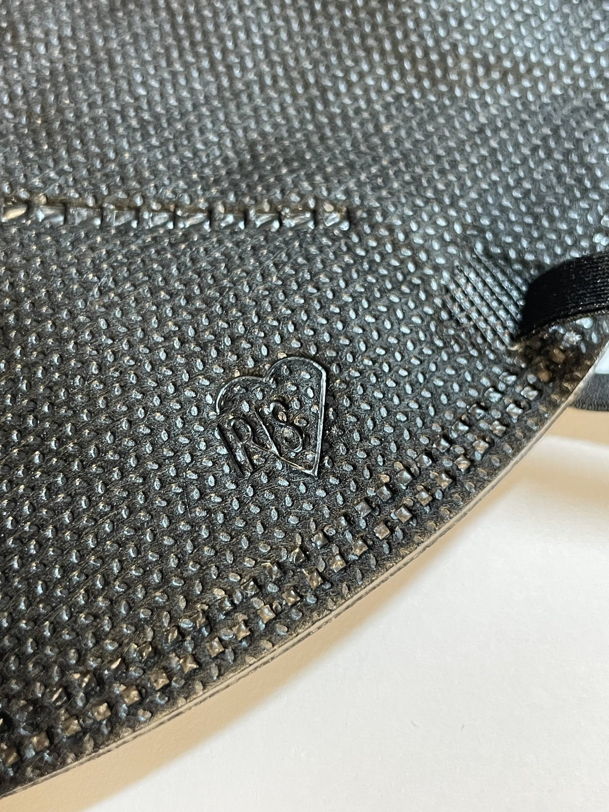 10 PACKS OF 3 FACE COVERINGS WITH ADJUSTABLE EARLOOP STRAP AND NOSE STRIP