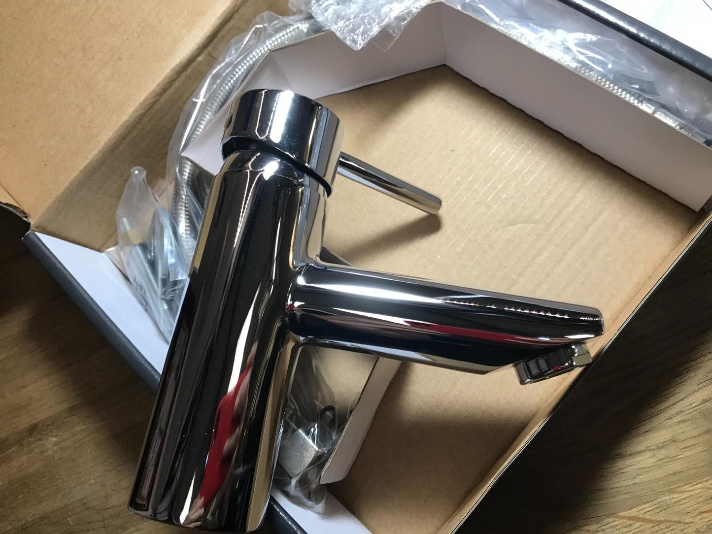 IFLO CONTEMPORARY AURA BASIN MIXER TAP 295412 CHROME FINISH MIN 0.3 BAR