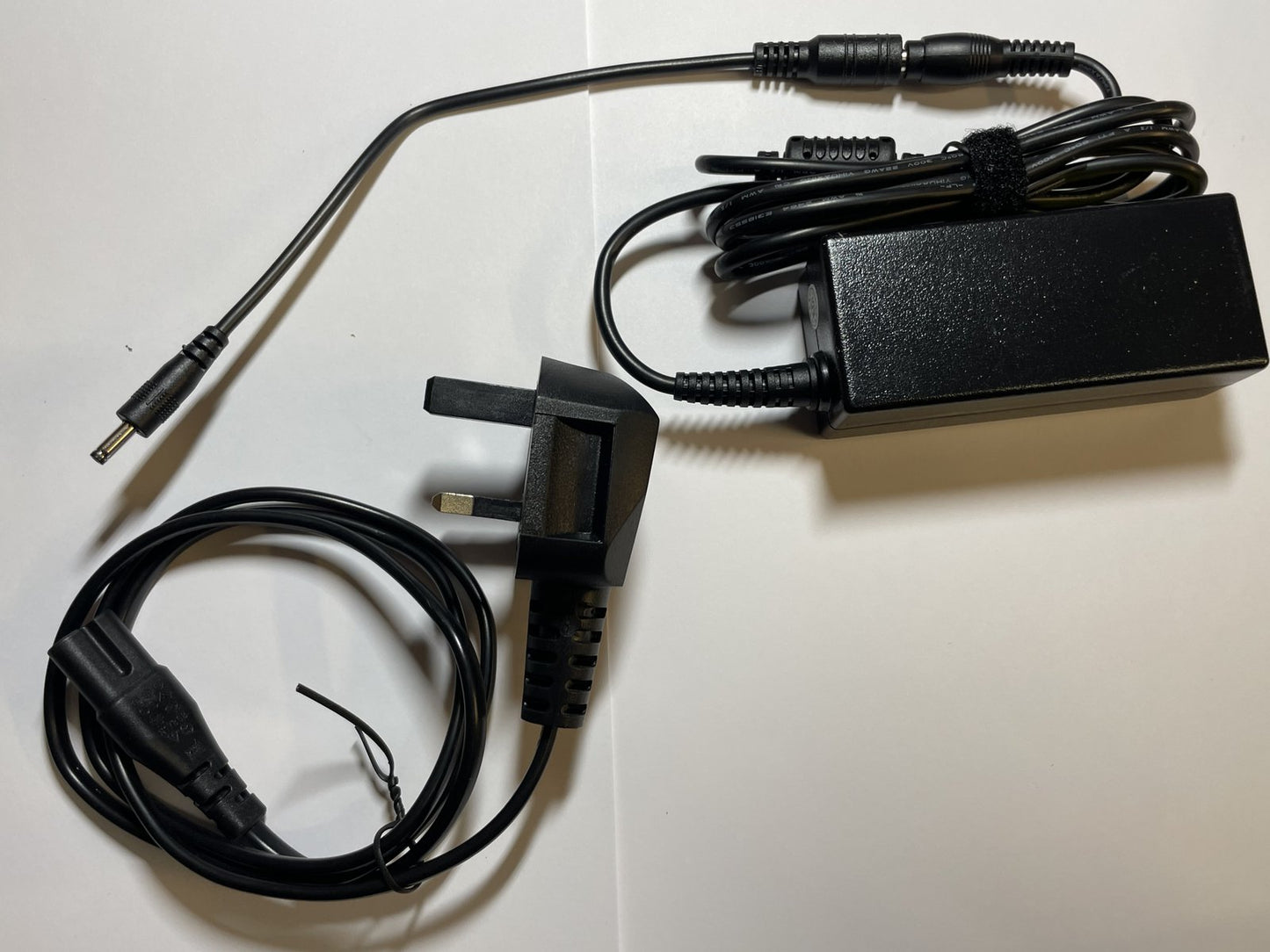 24V 24.0V 1A 1000mA Mains AC-DC Switching Adaptor Power Supply 3.5mm x 1.3mm
