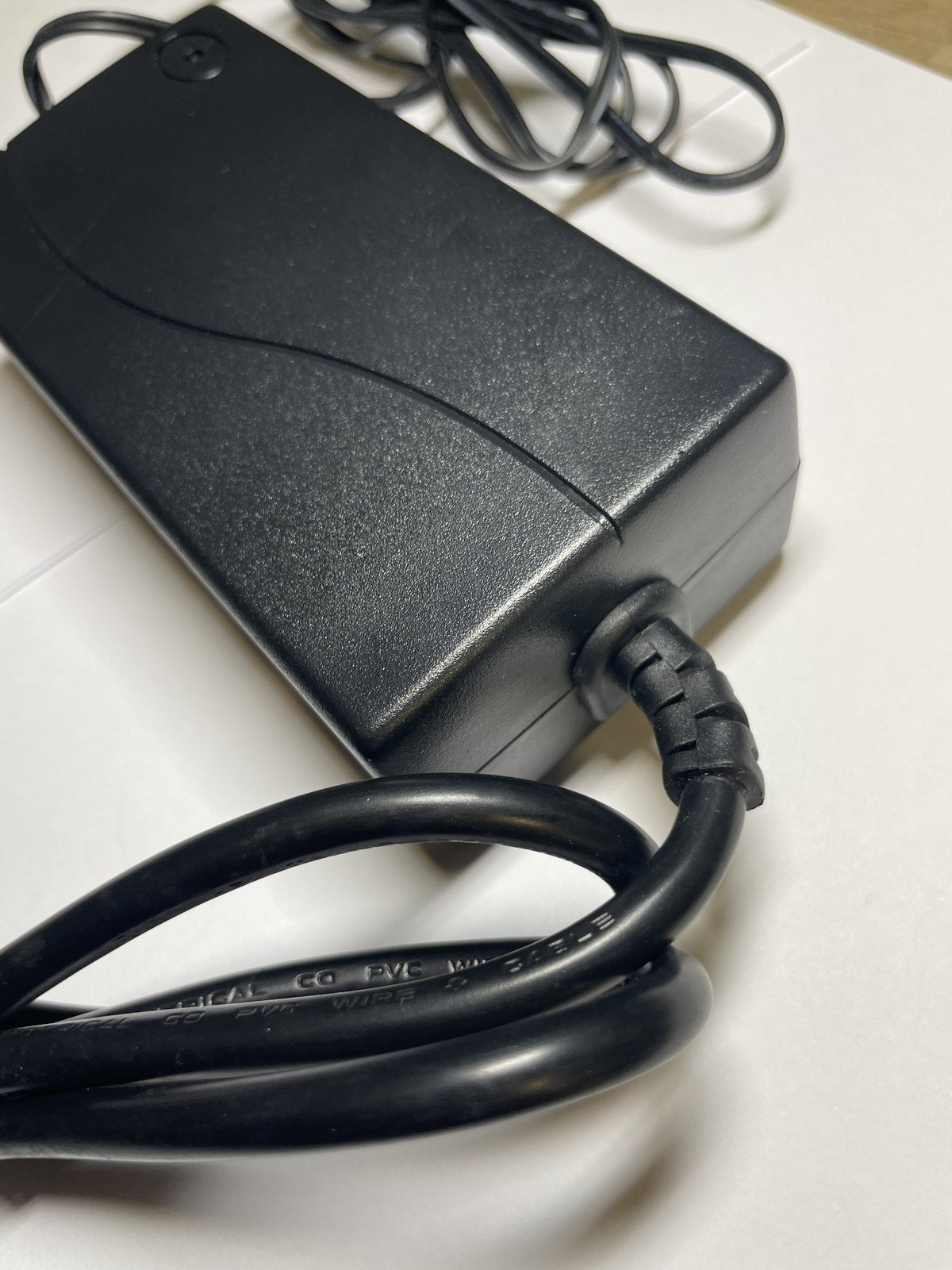 10V - 35V Battery Charger for Devices powered by multi-cell NiMH/NiCd packs