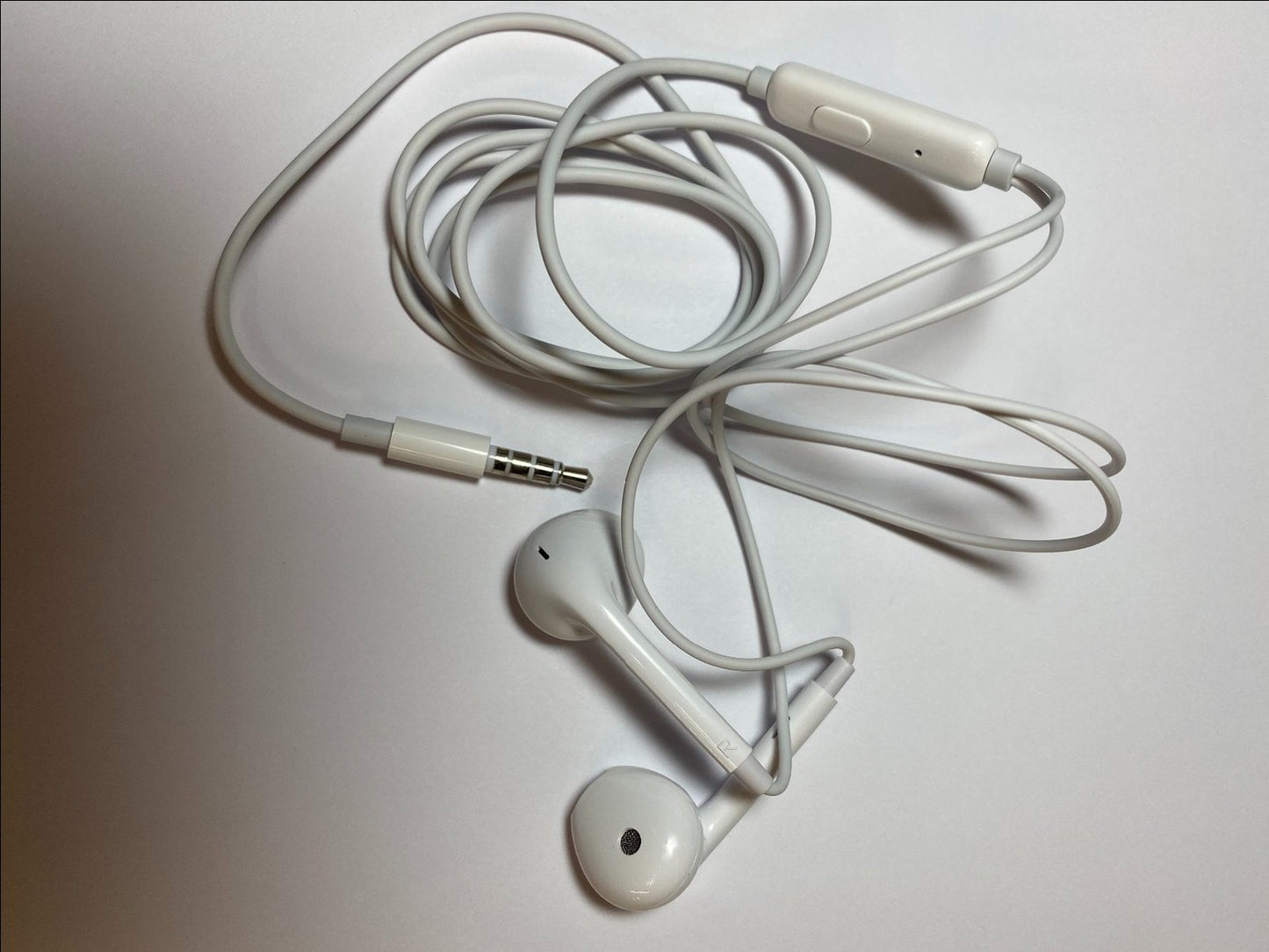 White In-Ear Headphone Earphones Headset Handsfree for Oppo A53 A15 I905 MH156