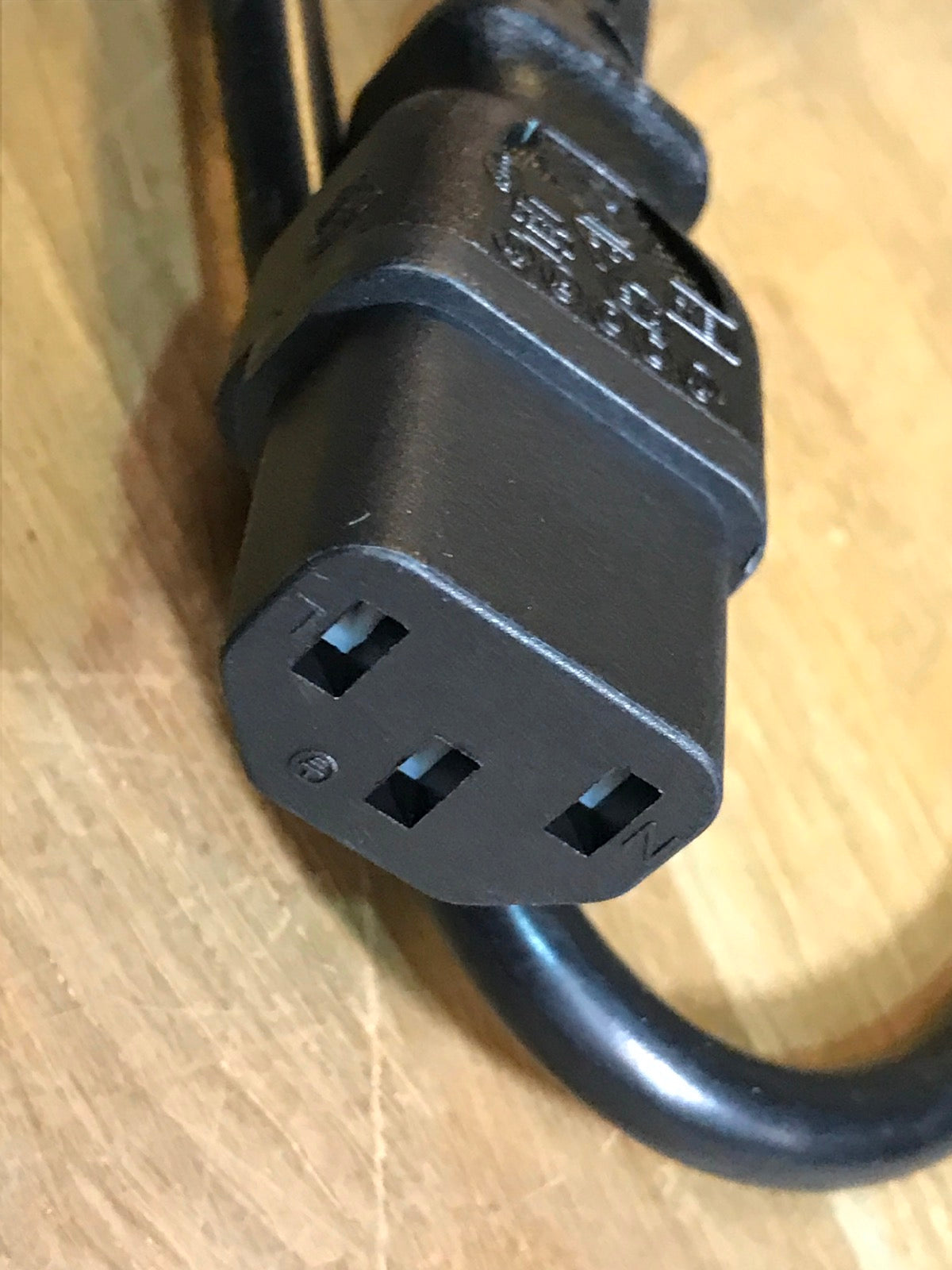 BULK JOB LOT OF 10 X 1M EU 2 Pin European C13 IEC Female Kettle Power Lead