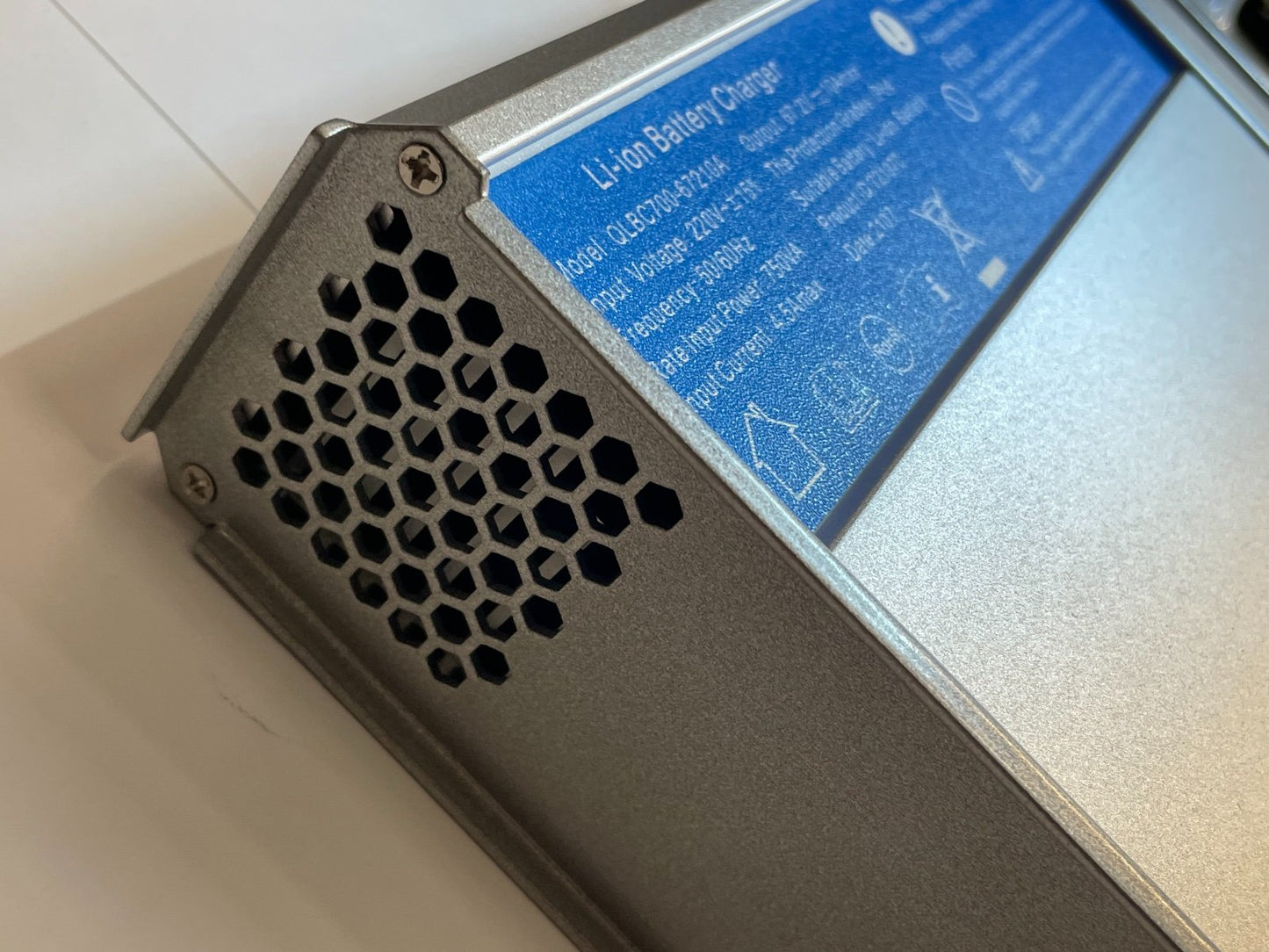 Replacement 67.2V 10A 67.2VDC 10ADC Lithium Battery Charger for Sur-Ron LBX Bike