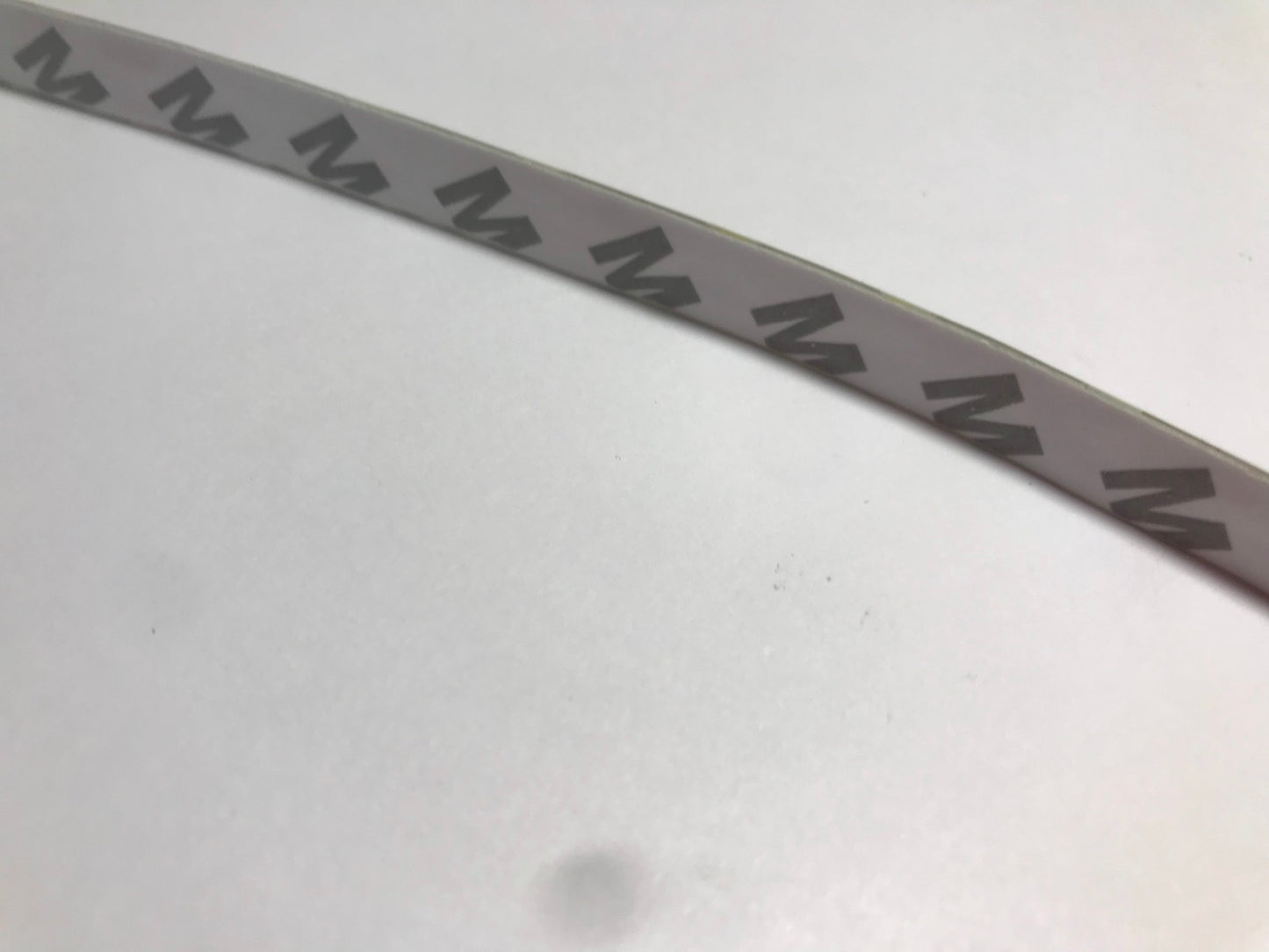 5M Cool White 5050 60P/M 12V 5.5MM X 2.1MM CONNECTOR LED STRIP SELF ADHESIVE