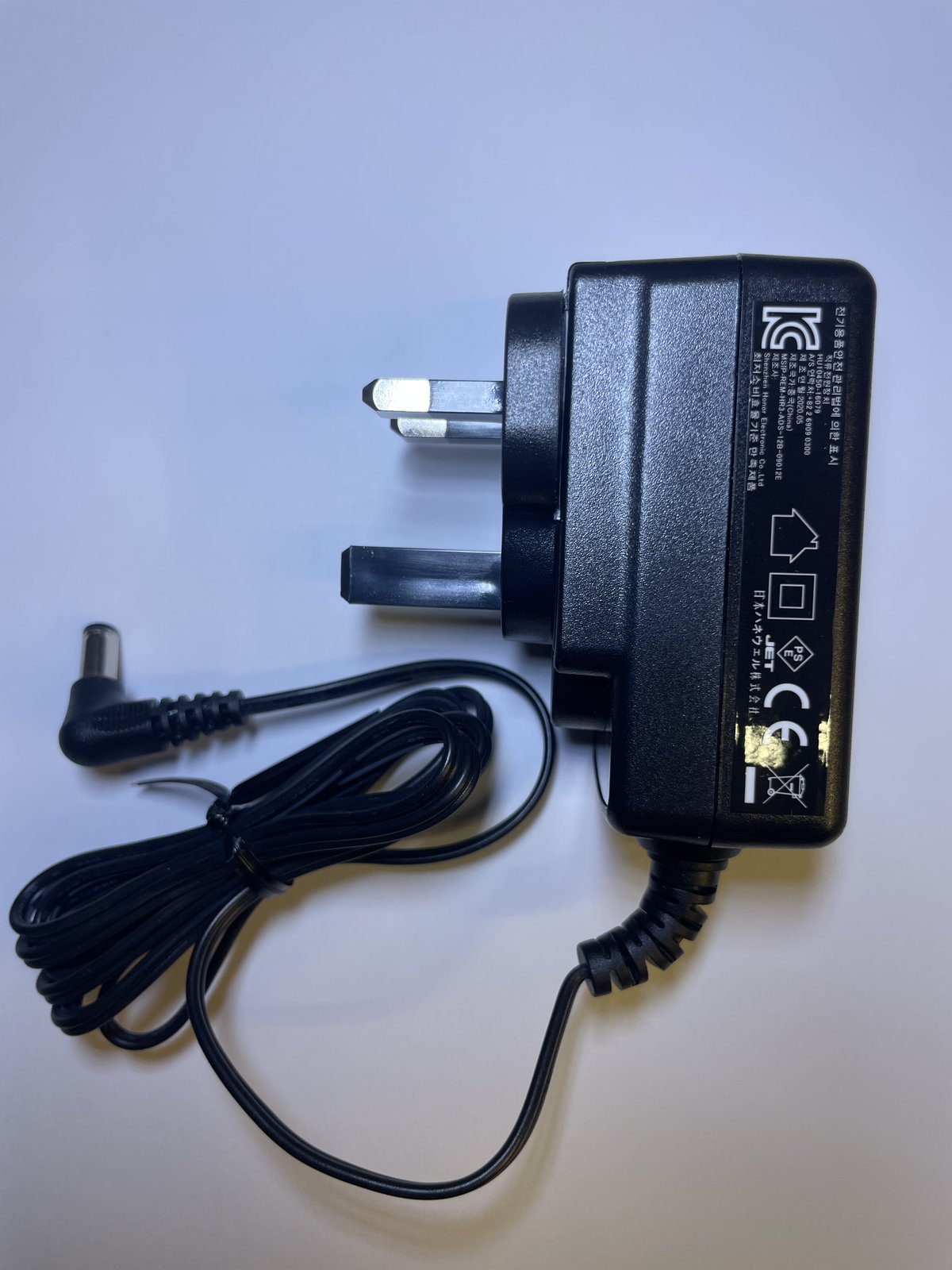 Replacement for 9V 0.65A AC-DC Adaptor Model YNQX09T090065BL