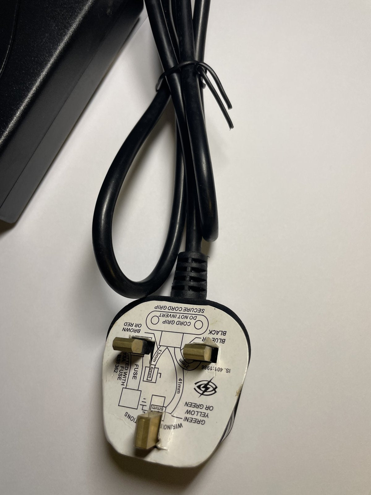 10V - 35V Battery Charger for NiCd/NiMH battery-based handhelds or stick vacuums