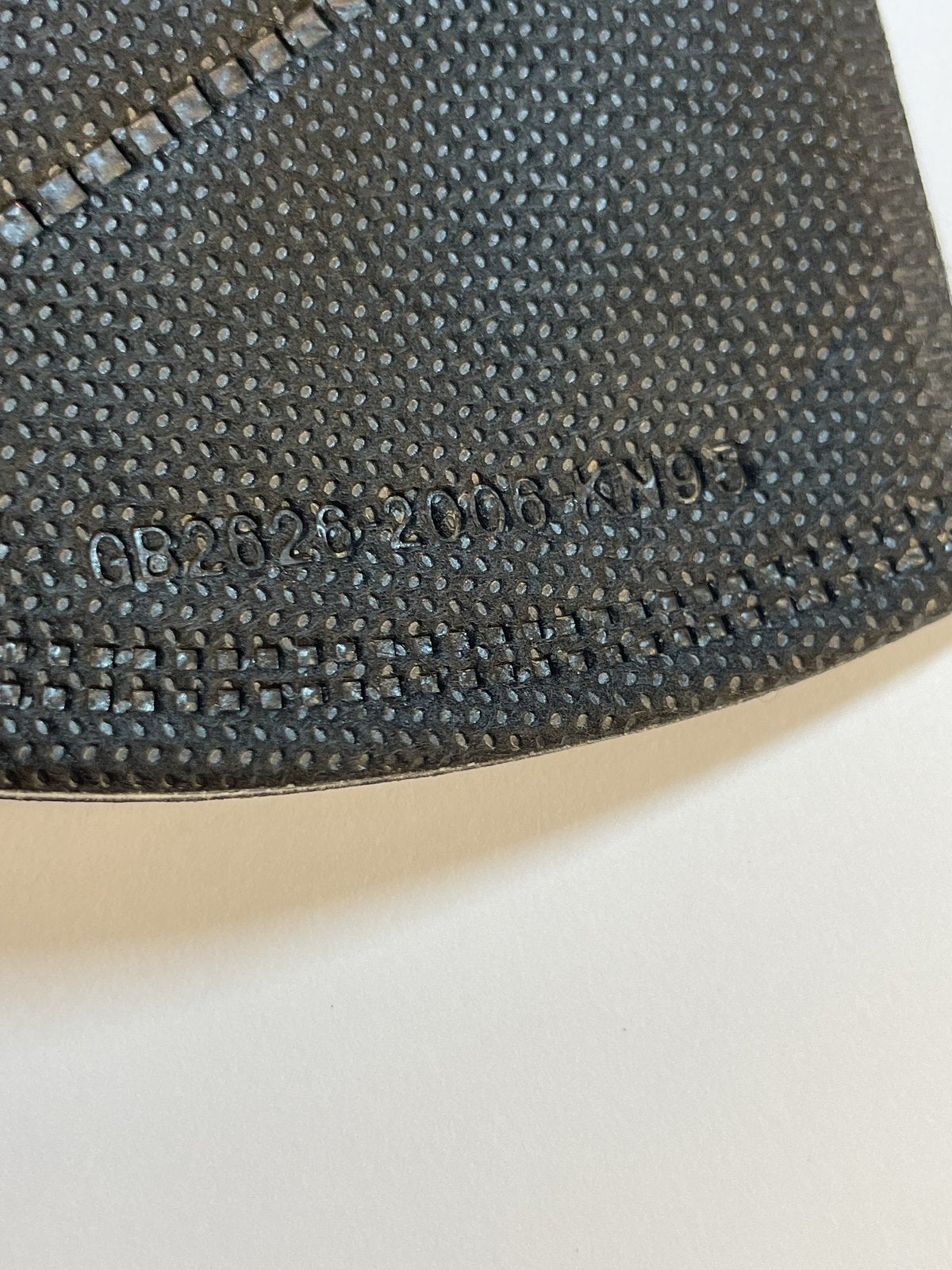 10 PACKS OF 3 FACE COVERINGS WITH ADJUSTABLE EARLOOP STRAP AND NOSE STRIP