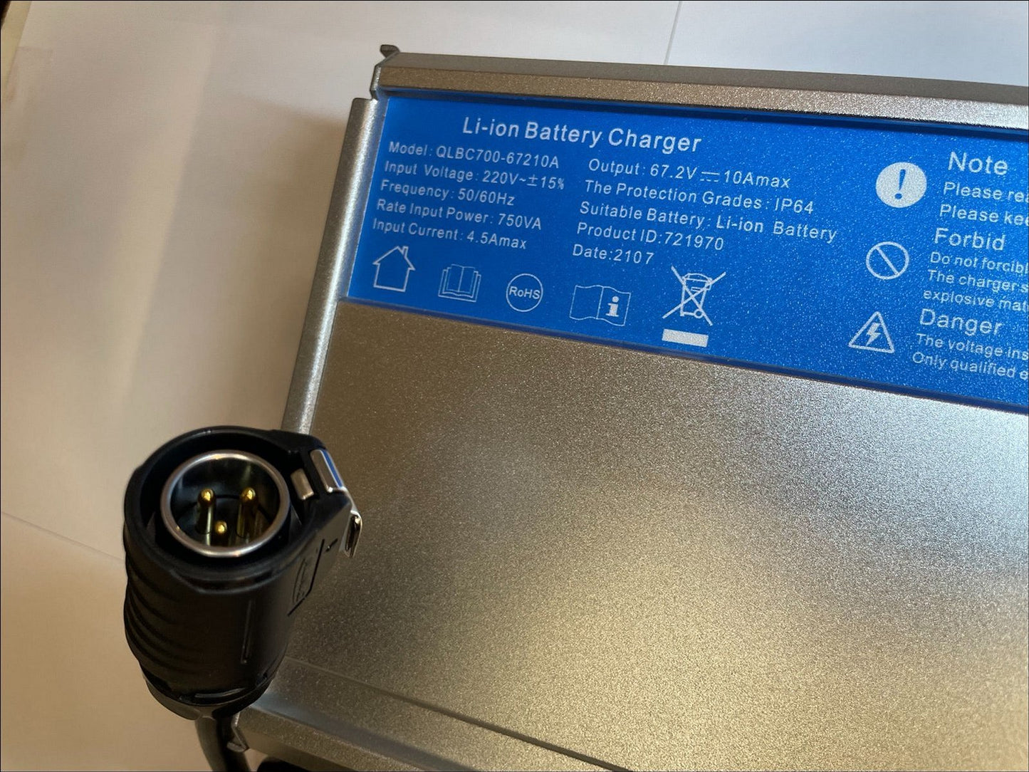 Replacement 67.2V 10A for model P/N: 21700-YQ2A-1400 Lithium Battery Charger